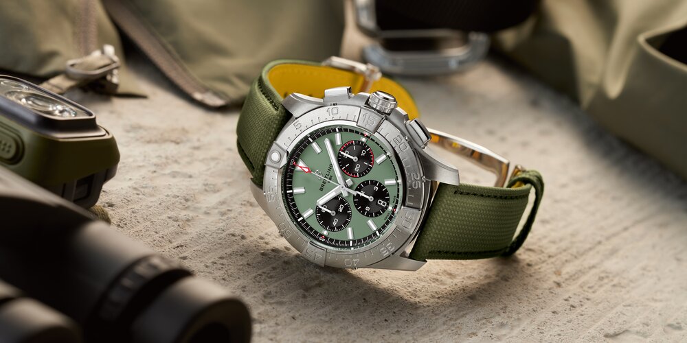 05_Breitling_Avenger_B01_Chronograph_44_Ref_AB0147101L1X1_RGB.jpg