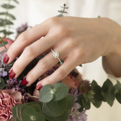 Hoeveel kost een verlovingsring bij Juwelier Vanhoutteghem in Gent?