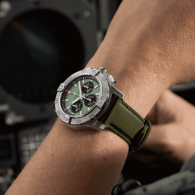 Breitling Avenger 44mm - AB0147101L1X1 - 6