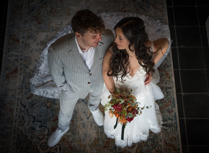 Trouwringen en verlovingsringen met betekenis in Gent: het verhaal van Julie & Jochen