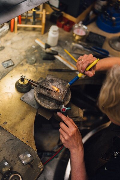 Edelgedacht De Pinte: het vakmanschap leeft verder bij Juwelier Vanhoutteghem in Gent Edelgedacht De Pinte: het vakmanschap leeft verder bij Juwelier Vanhoutteghem in Gent
