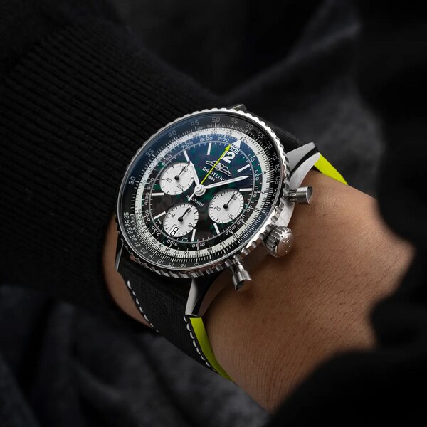 Breitling Navitimer Aston Martin Formula One Team 43mm EB01381A1B1X1